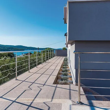 One-bedroom In Apartment Tisno
