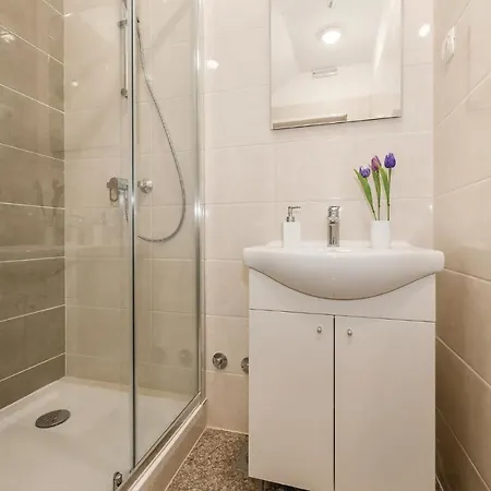 Apartment One-bedroom In Tisno